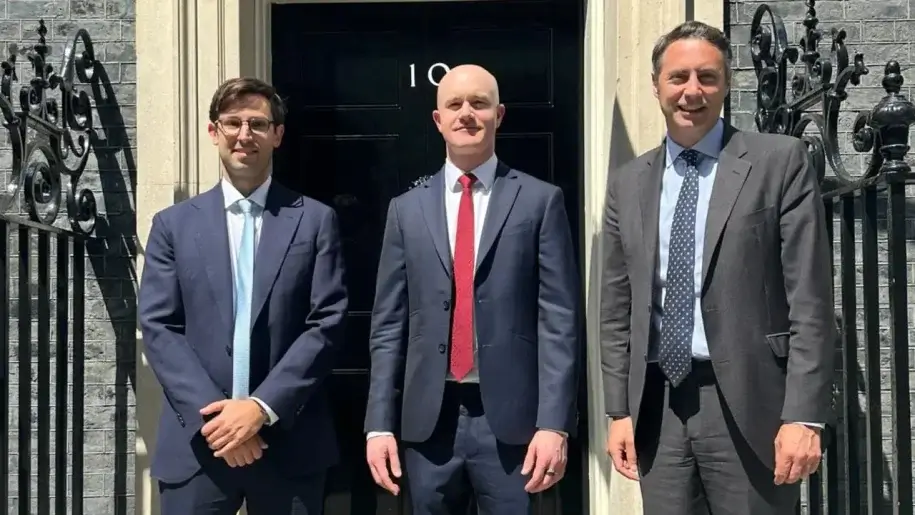 Изпълнителният директор на Coinbase казва, че Великобритания може да изпревари САЩ в крипто надпреварата