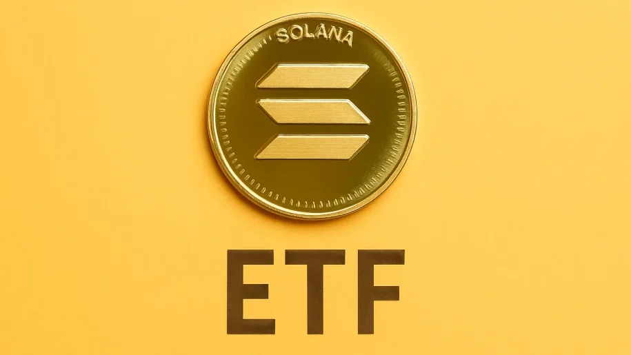 VanEck aggiorna il piano per l’ETF Solana – il primo fondo statunitense a combinare staking e tracciamento del prezzo