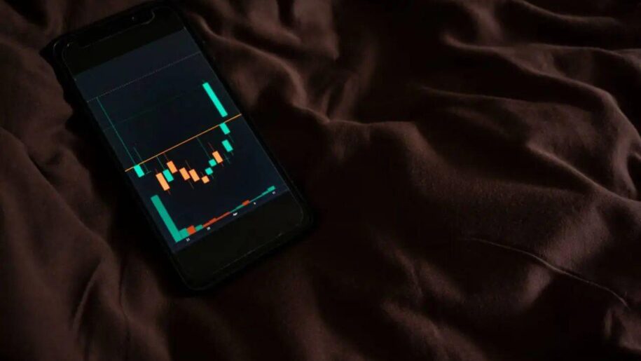 暗号資産市場:ビットコインとイーサリアムETFから資金流出 – 今注目すべき3つのアルトコイン