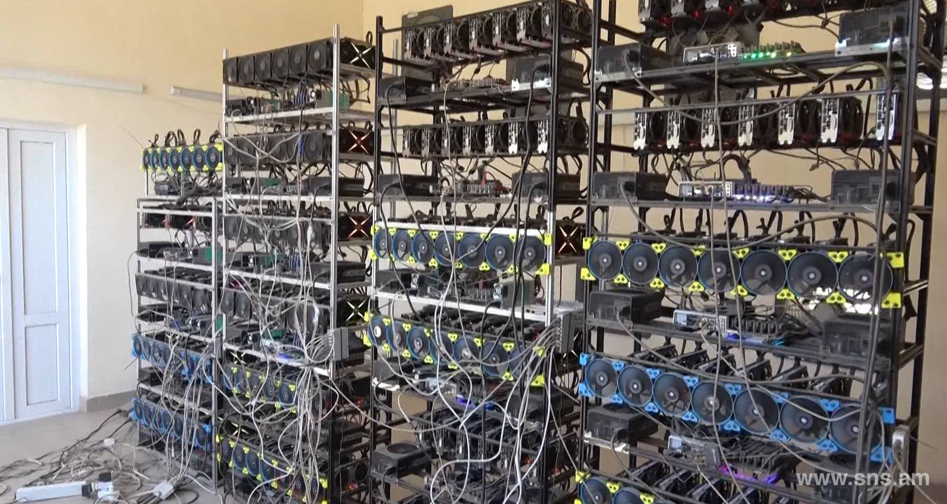how much electricity does a crypto mining rig use