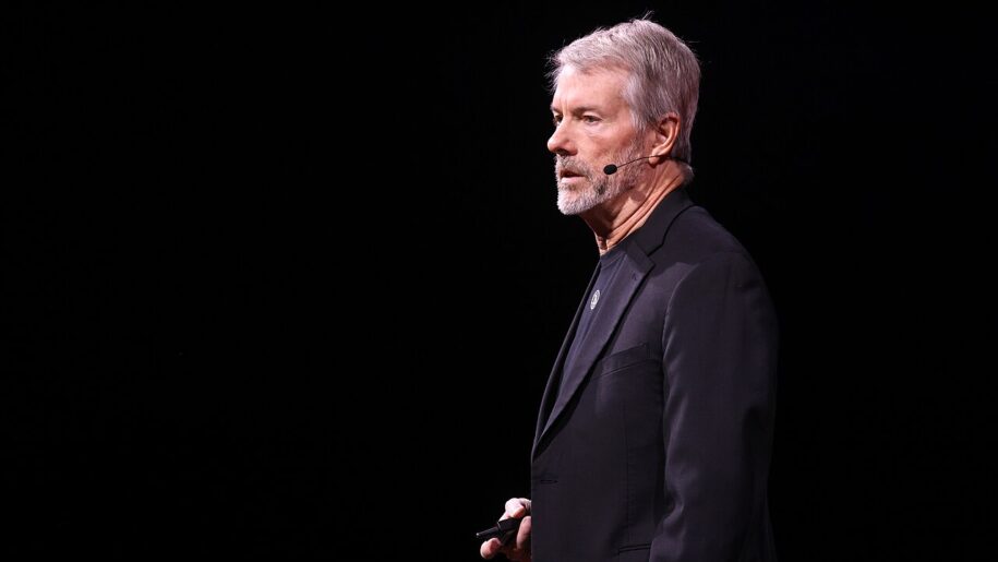 Why Bitcoin Fell: Michael Saylor Blames $400B AI Rotation