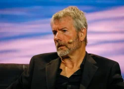 Michael Saylor’s Anti-Privacy Stance Sparks Backlash in Crypto Circles