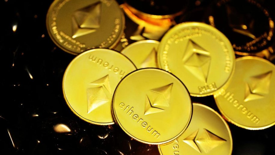 Ethereum Price Prediction: ETH Bottoms Out, Altcoins Poised for 500% Surge