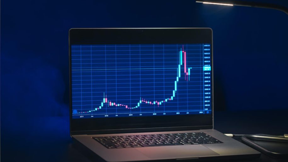 Crypto Market: Liquidity Waves Could Push Altcoins Higher Before Deeper Drawdown