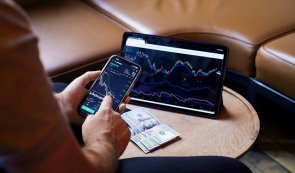 Market-trading chart on tablet and phone