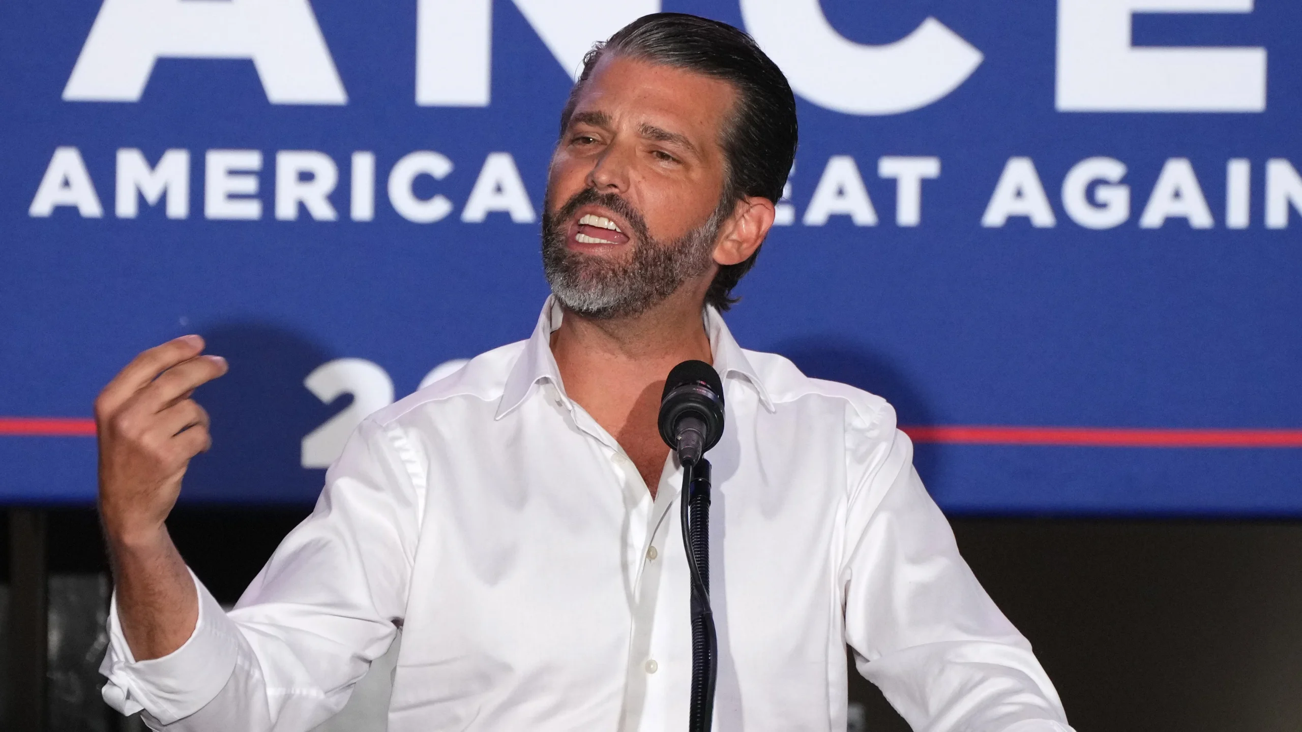 Trump Jr.-Backed Firm Expands Into Altcoins for Treasury Holdings