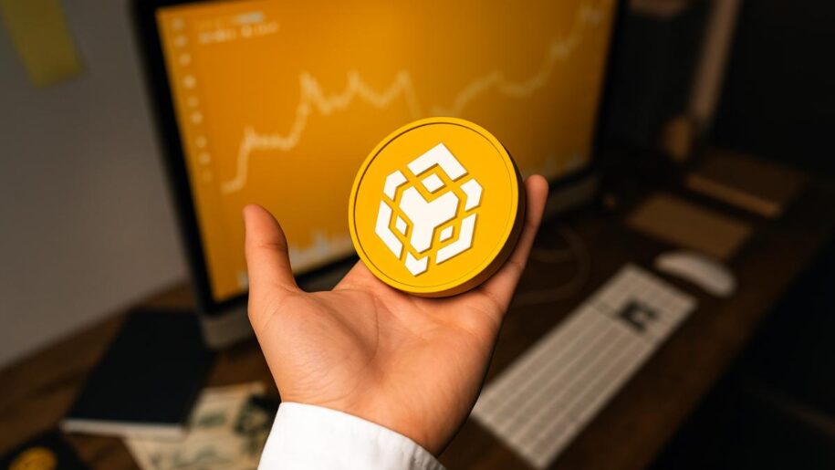 BNB Price Analysis for Q4 — Could It Rebound to $900 or Continue Trading Sideways?