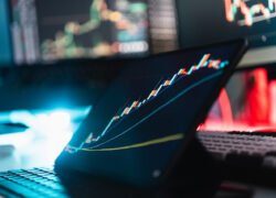 SEC Backs Stablecoin-Funded Stock Sales as Tokenized Issuance Goes Live