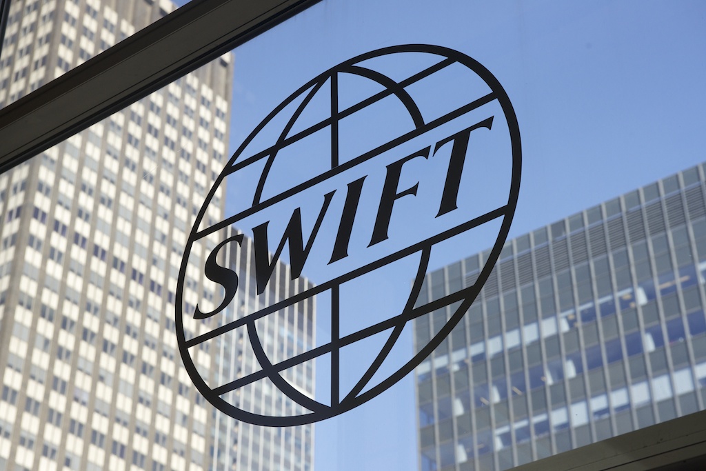 SWIFT Boss Says Banks Won’t Trust Ripple’s Rails