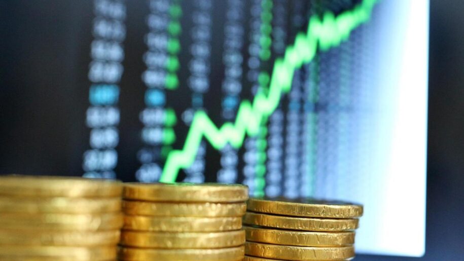 Missed Out on SOL and ETH? Analysts Say these Top 3 Cryptos Could be 2025’s Biggest Gainers