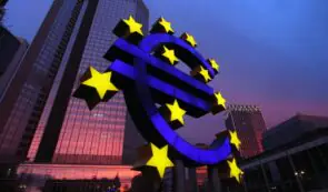 Euro symbol infront of ECB building