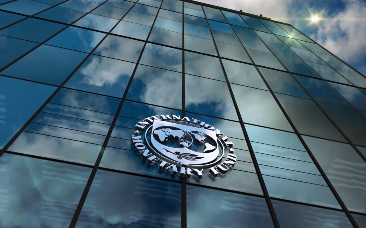 Local Stablecoins Could Accelerate Dollarization, IMF Warns