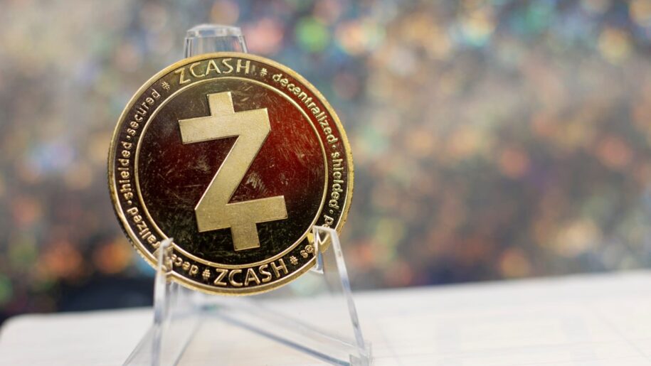 Zcash Price Holds Up as BTC Slips – Base or Bear Flag?